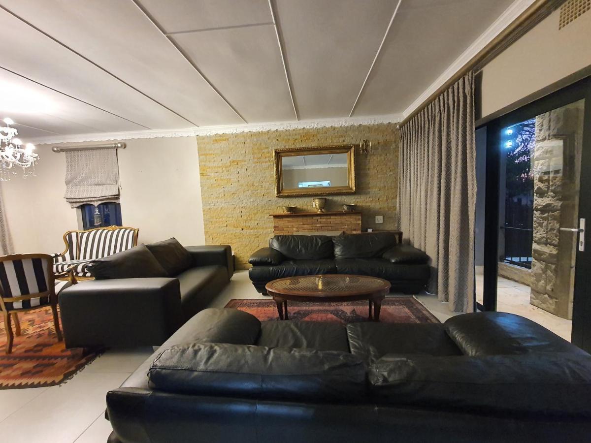 Le Grant Guesthhouse Aparthotel Kroonstad Exterior foto