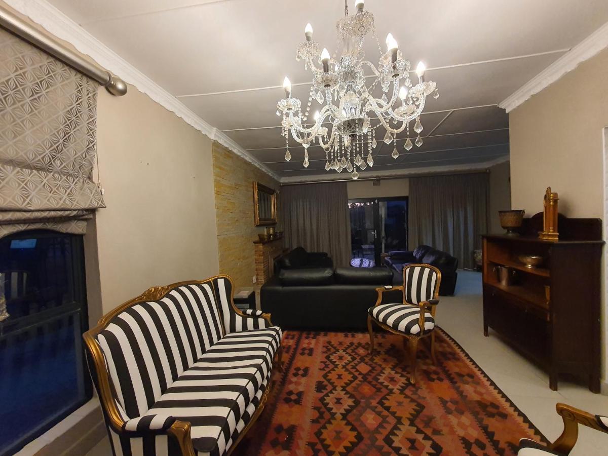 Le Grant Guesthhouse Aparthotel Kroonstad Exterior foto