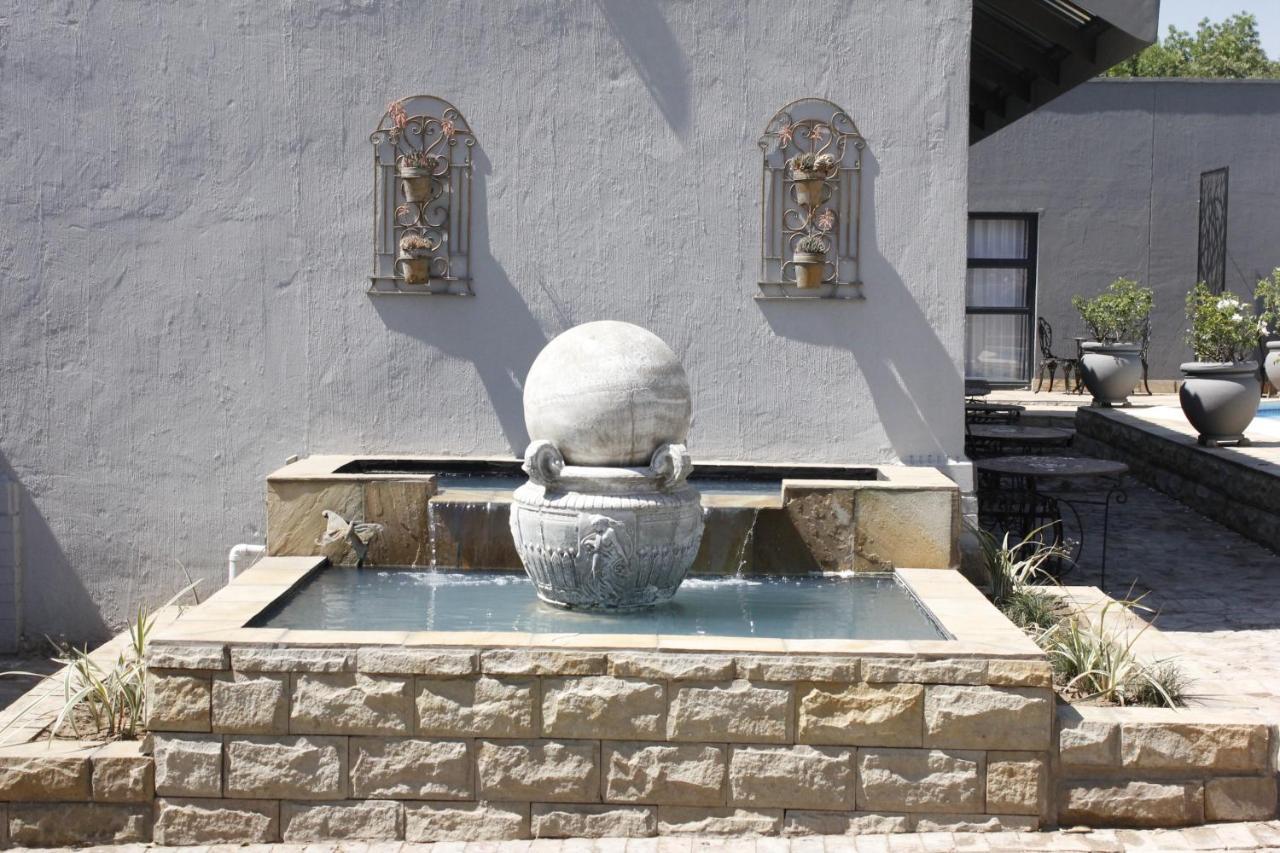 Le Grant Guesthhouse Aparthotel Kroonstad Exterior foto