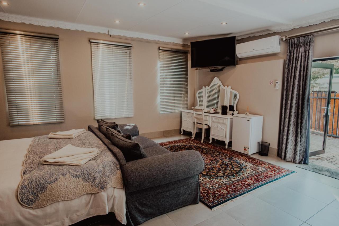 Le Grant Guesthhouse Aparthotel Kroonstad Exterior foto