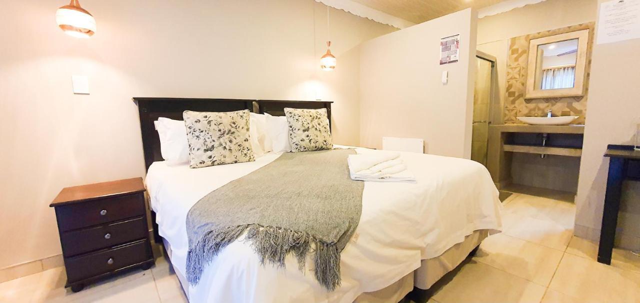 Le Grant Guesthhouse Aparthotel Kroonstad Exterior foto